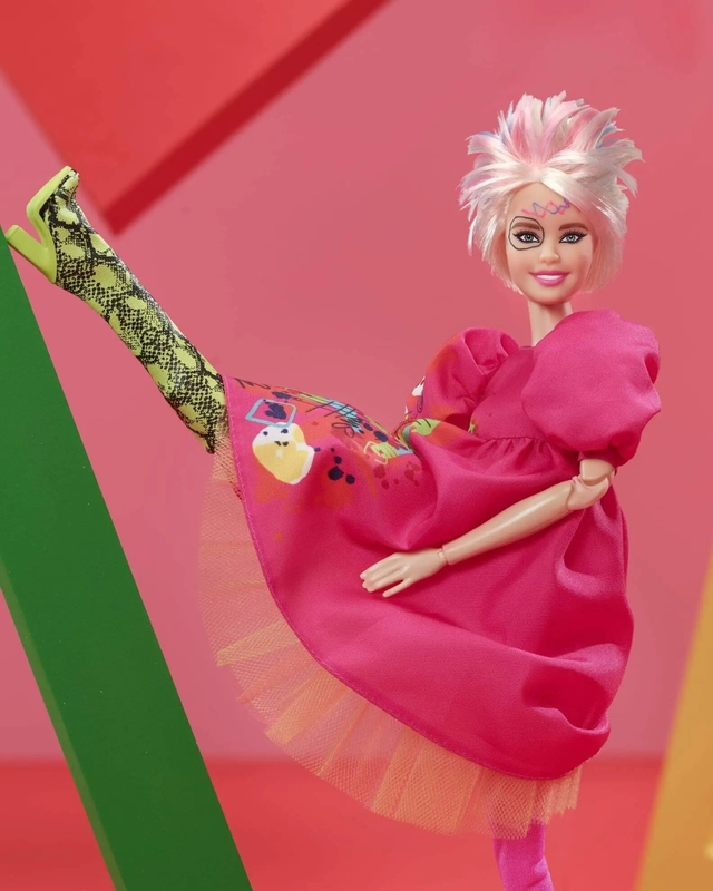 Barbie é um ótimo filme e um produto pop brilhante