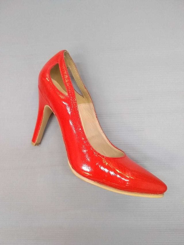 Luis Xv Stiletto Clasico Red Giuliano Damas