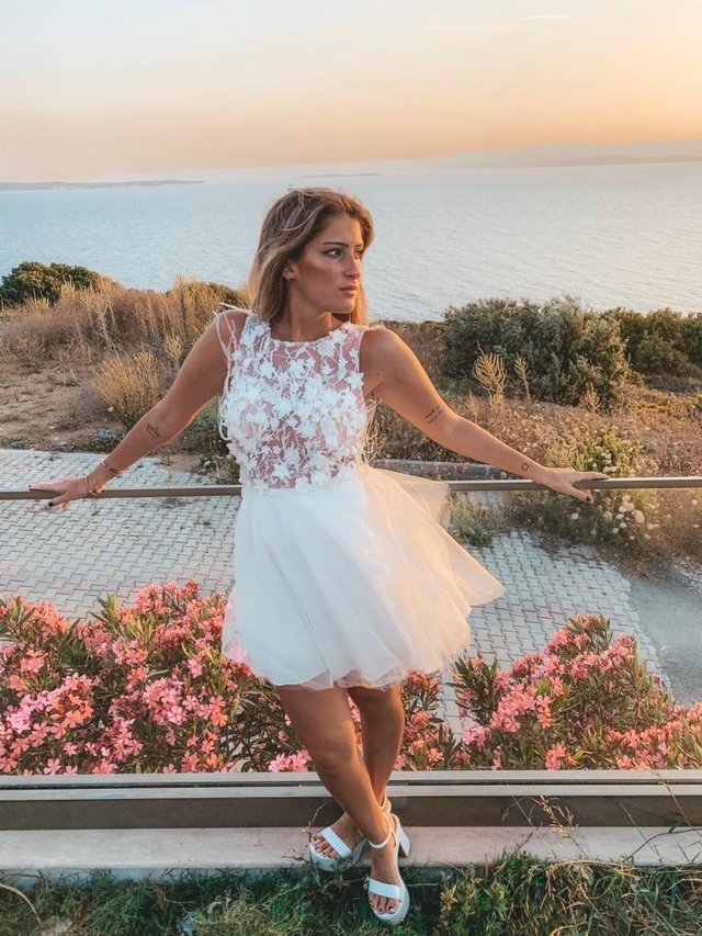 telegrama Lima Pilar VESTIDO CORTO FALDA DE TUL TRANSPARENCIA TUL BORDADO FLORES Y PLUMITAS  ESTAMBUL