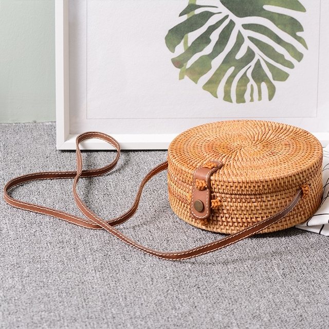 rattan round crossbody bolsa