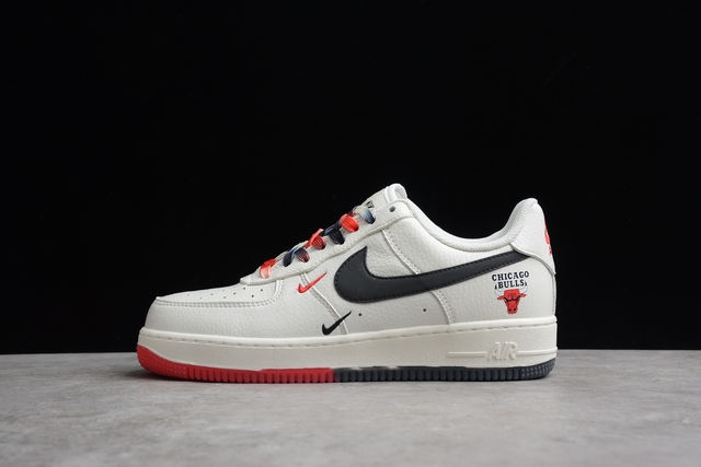 Completo muy agradable Complejo TÊNIS NIKE AIR FORCE 1 - CHICAGO BULLS - Dark Sneakers