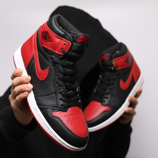 nike air jordan mid black and red