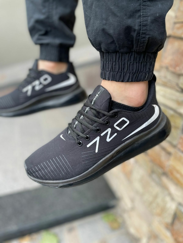 Nike 720 negras - en zafiro
