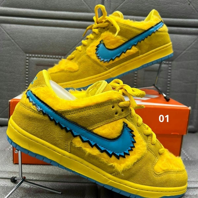 yellow suede nike