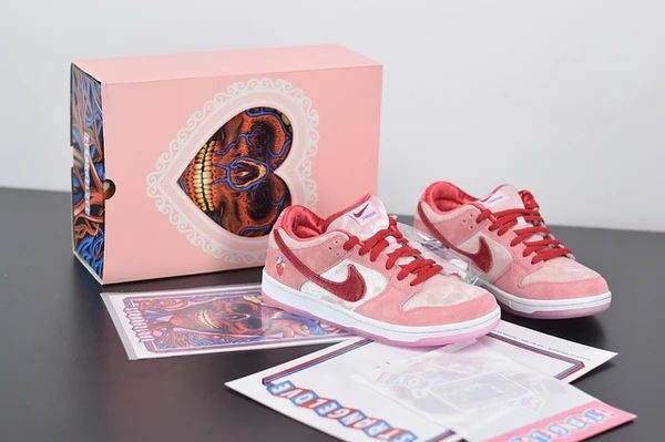 nike sb dunk low strangelove mens stores