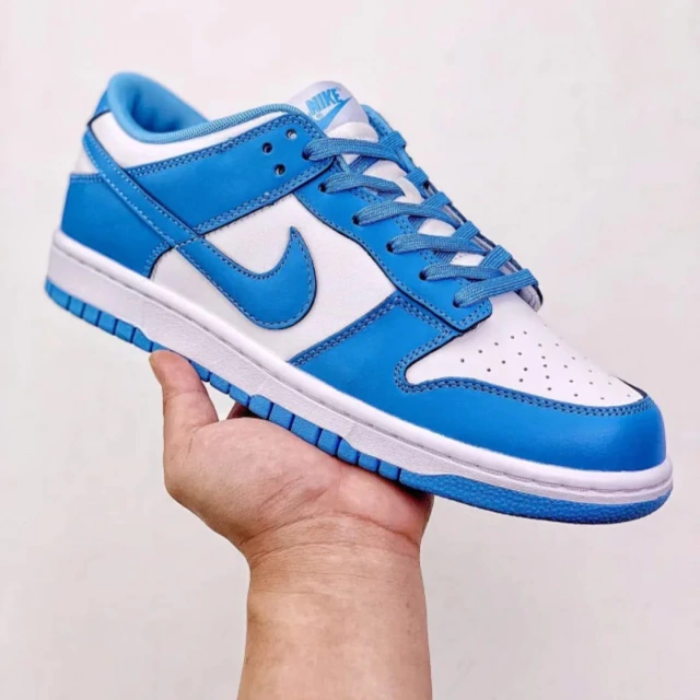 nike dunk lows unc