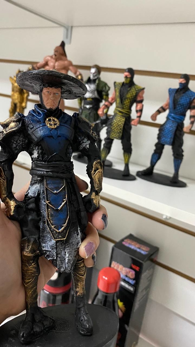 Shao Kahn Mortal Kombat Boneco Colecionável em Resina