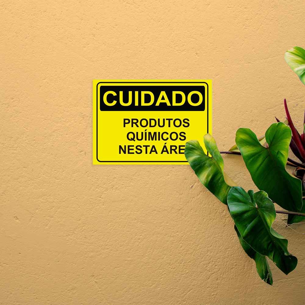 Placa de Sinalização Cuidado Produtos Químicos Nesta Área