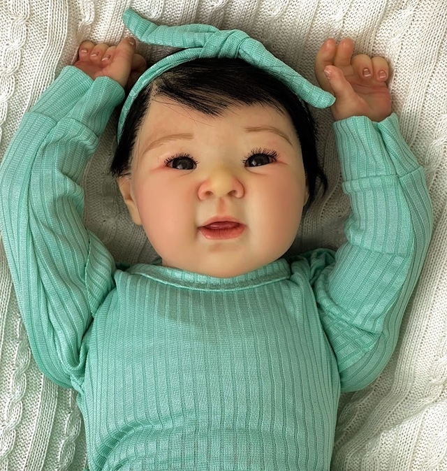 Boneca Bebê Reborn Menina Vinil Corpo em Tecido com Acessórios