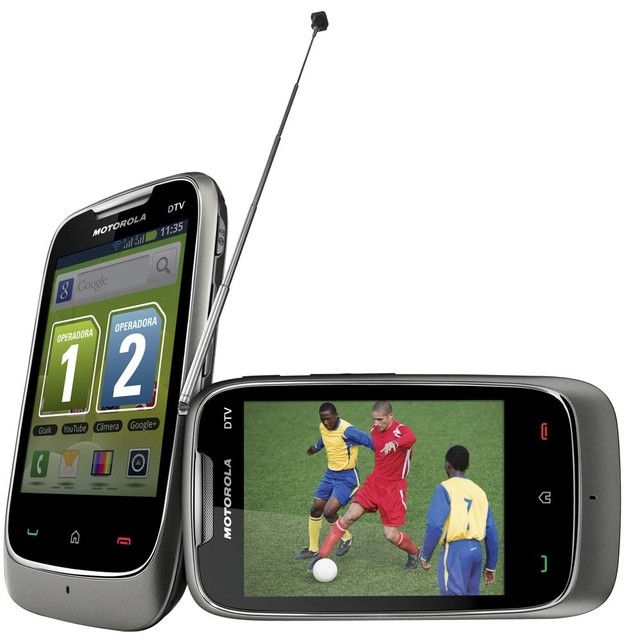 Motorola MOTOGO! TV Dual Chip EX440 com TV Digital, Câmera 3MP, MP3, FM,  Bluetooth, Wi-Fi, Fone de Ouvido e Cartão de 2GB