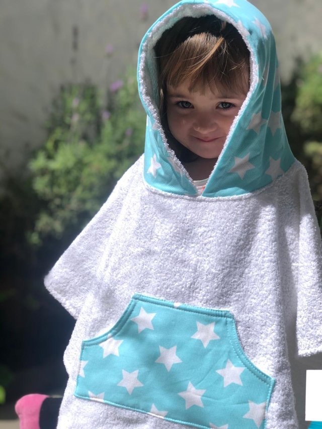 Colectivo dedo índice angustia Poncho de toalla Infantil - Comprar en Atrapa El Sol