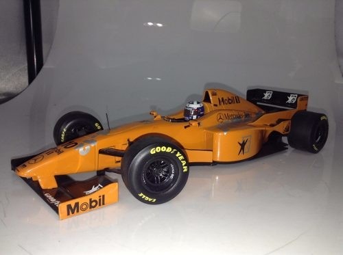 F1 Mclaren MP4/12 D. Coulthard (Test Car) - Minichamps 1/18