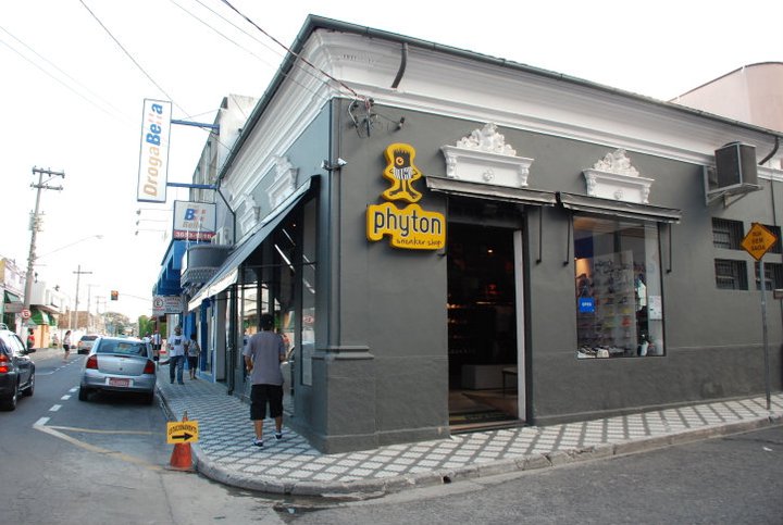 Phyton Shop na Rua Prudente de Moraes, centro de Caçapava