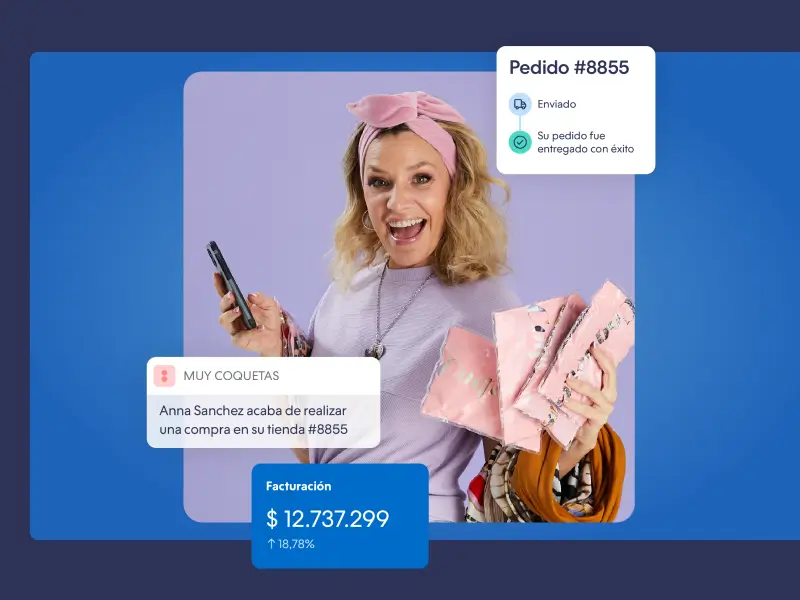 Emprendedora sosteniendo un celular en una mano y, en la otra, tiene algunos de sus productos. A su alrededor, se muestran ejemplos de estados de pedidos de la tienda virtual.