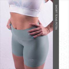 Short liso en internet