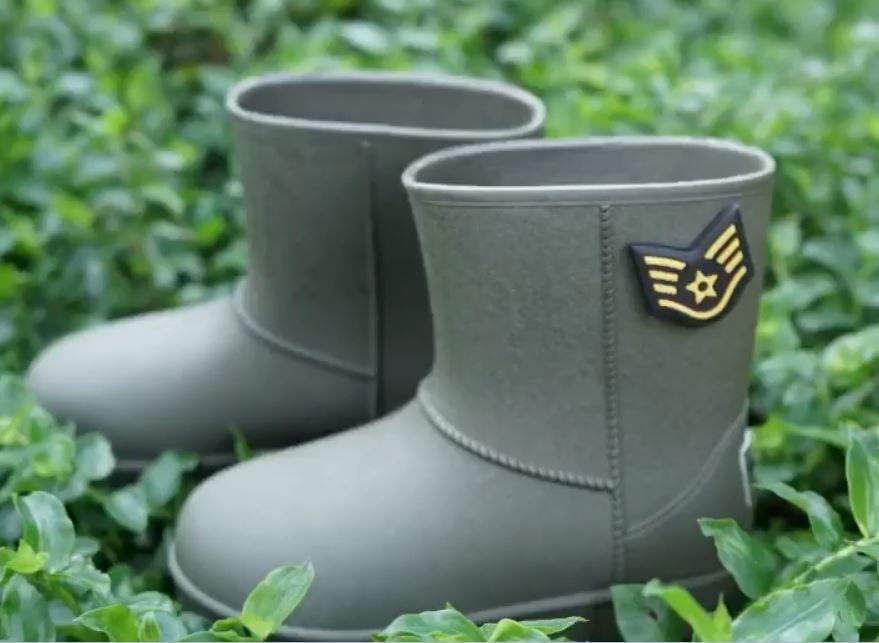 BOTAS DE LLUVIA VERDE MILITAR - Comprar en MARYPONI