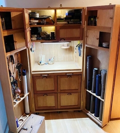 Mueble atado de mosca