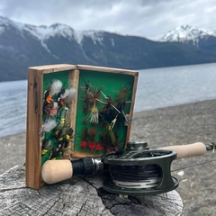 Caja de madera para moscas con 12 moscas , gran promo - pepe perrone pesca con mosca