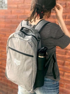 Mochila Porta notebook, con salida de auricular logo 1 color. en internet
