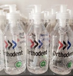 Alcohol en Gel personalizado de 250 Ml, con pico dosificador.