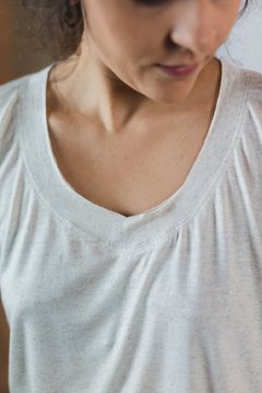 Blusa malha_manga curta - Roupas femininas de linho | Loja Jane Oliveira
