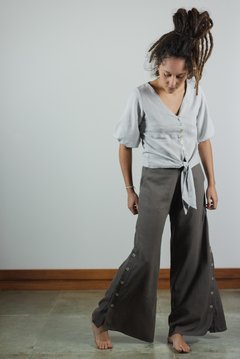 Pantalona com botão