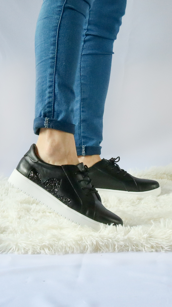 Zapatillas Flor Negras - Comprar en MORM