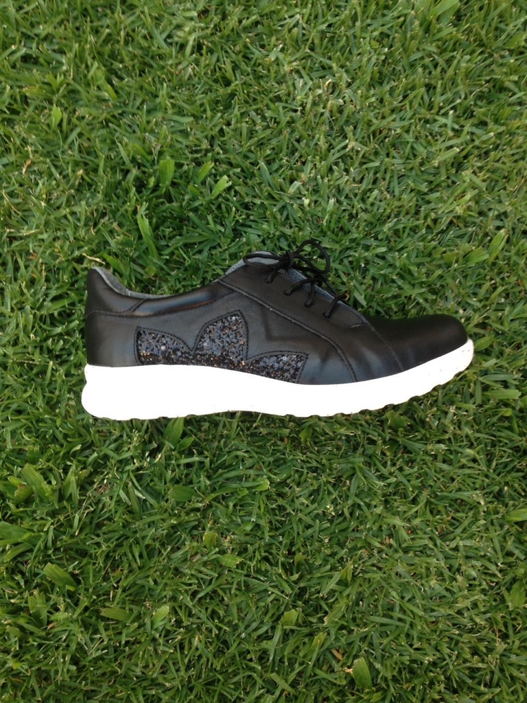 Zapatillas Flor Negras - Comprar en MORM