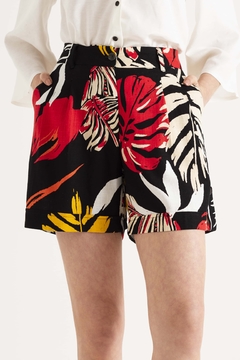 25526 short lino estampado