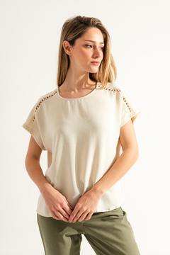 BLUSA CON ENTREDOS (24501)