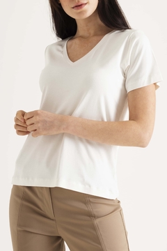 25531 REMERA CREPE DE PUNTO ESC V - comprar online
