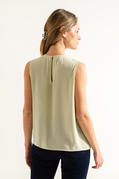 BLUSA CON DETALLE (24509) en internet