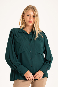 22010 CAMISA CON CHARRETERAS en internet
