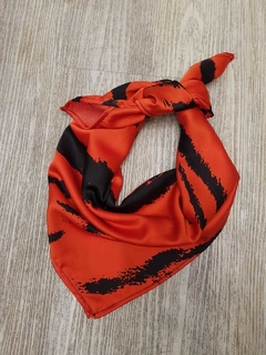 PAÑUELO SATEN ESTAMPADO en internet