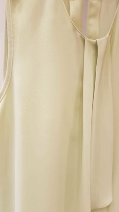 Imagen de BLUSA CON DETALLE (24509)