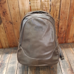 Mochila de cuero con espacio para laptop Tasmania - comprar online