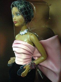 Barbie Yves Saint Laurent Paris na internet