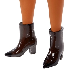 Imagem do Barbie Fashionista 161 - Negra, Curvy com cabelo laranja