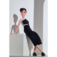 Barbie Looks doll - Petite, brunette pixie cut ( morena )