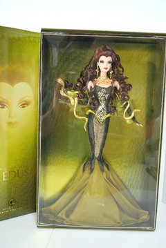 Barbie doll as Medusa - comprar online