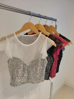 Remera de lentejuelas y microtul antonia