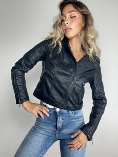 campera de eco cuero paris (art 421)