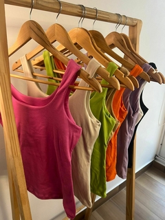 musculosa de modal Dior en internet