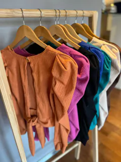 Sweater de lanilla Bomba - comprar online