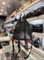 Mochila Las Oreiro con tachas en internet
