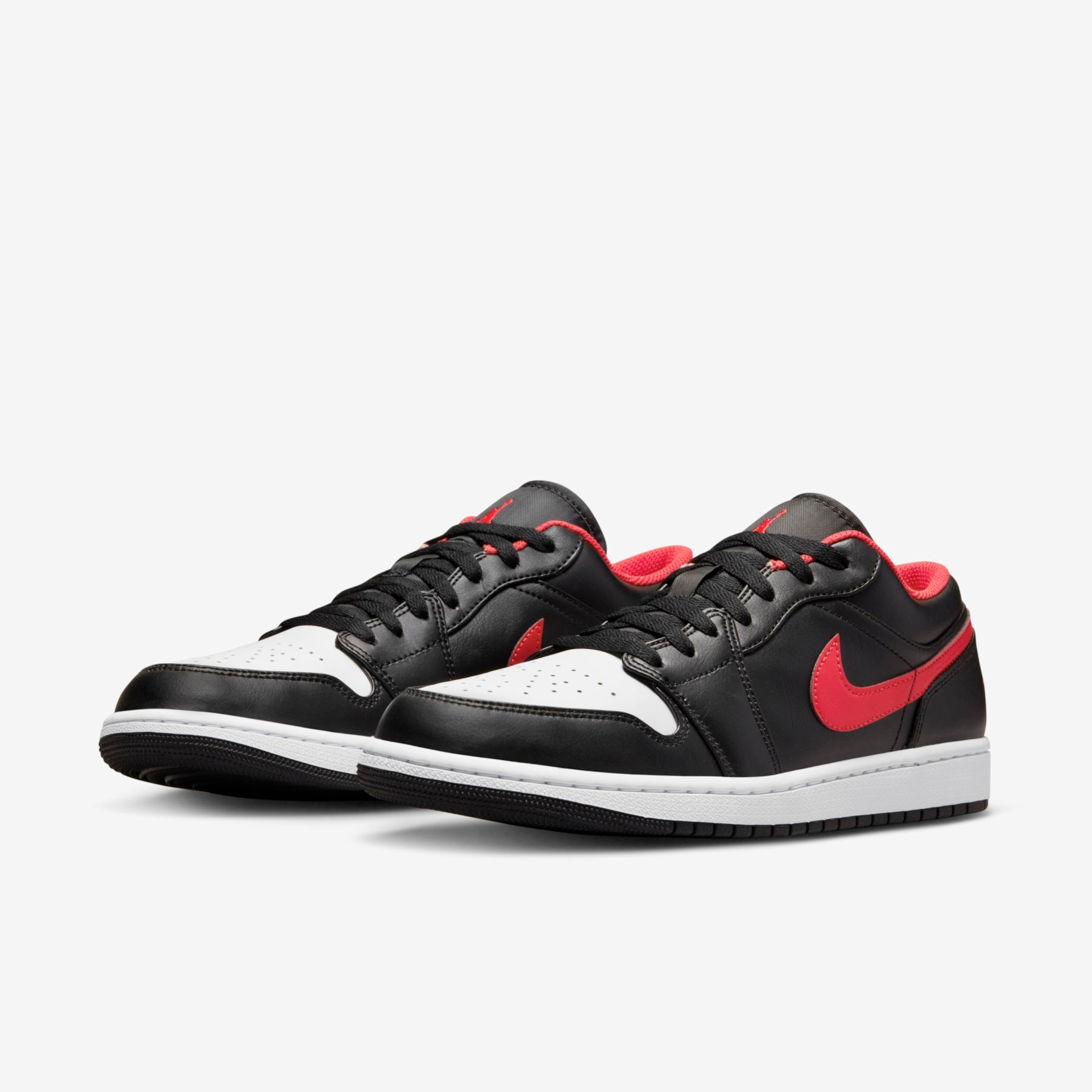 Nike shoes swoosh on hot sale toe