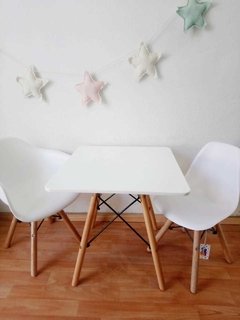 Mesa Indira cuadrada