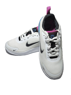 Imagen de TENIS NIKE AMIXA
