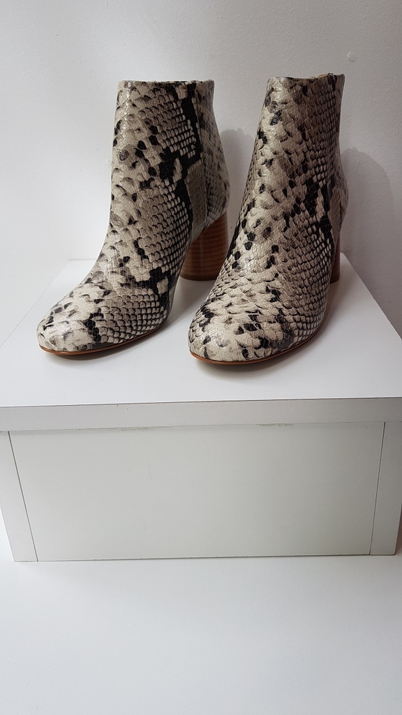BOTAS DE CUERO PRUNE N°38 SIN USO - Yo me renuevo