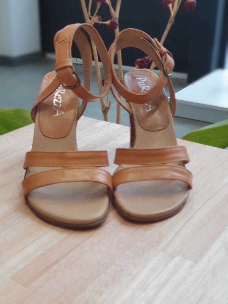 SANDALIAS MUJER PUREZZA N°38 - Yo me renuevo